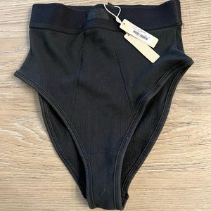 Brand New With Tags Skims XS Cotton Collection SOOT Brief